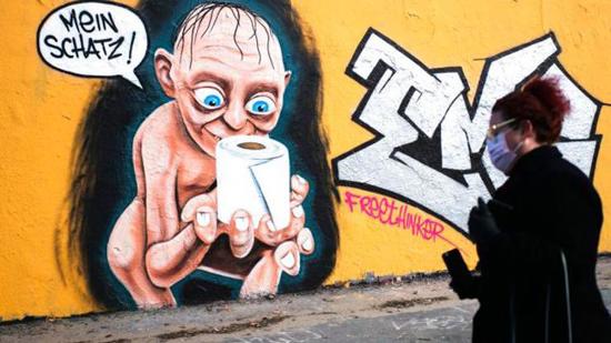 تصاعد الحرب التجارية بين أمريكا وكندا يرفع أسعار ورق التواليت والمناديل
