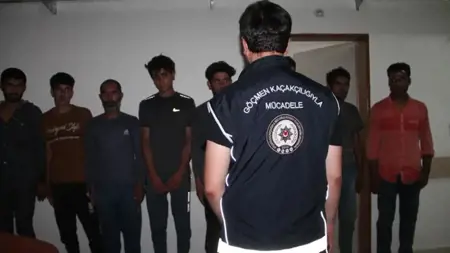 وزير الداخلية التركي يتوعد بملاحقة مهربي المهاجرين  وزير الداخلية التركي يتوعد بملاحقة مهربي المهاجرين