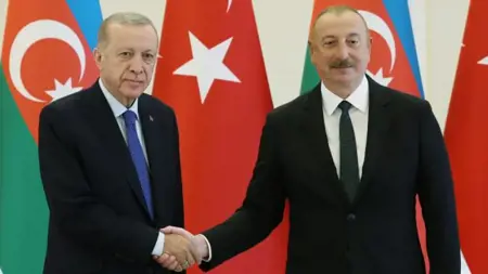 أردوغان يجري اتصالا هاتفيا هاما مع نظيره الأذربيجاني أردوغان يجري اتصالا هاتفيا هاما مع نظيره الأذربيجاني