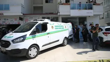 جريمة مروعة: تركي يقتل زوجته الطبيبة بسكين ثم ينتحر جريمة مروعة: تركي يقتل زوجته الطبيبة بسكين ثم ينتحر