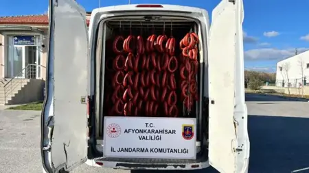 فرض غرامة باهظة على بائع أغذية غير صحية في أفيون قره حصار فرض غرامة باهظة على بائع أغذية غير صحية في أفيون قره حصار