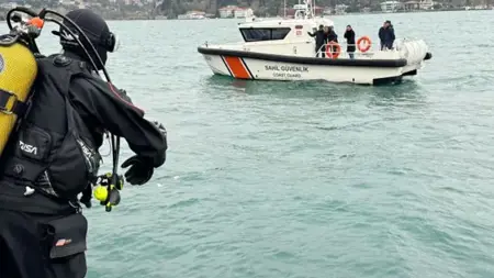 استمرار البحث عن مفقودين ببحر إسطنبول استمرار البحث عن مفقودين ببحر إسطنبول