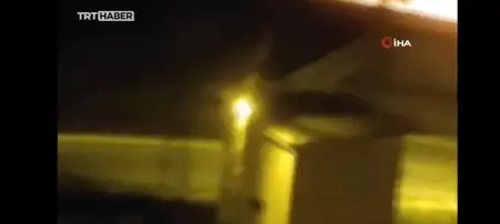 شاحنة تصطدم بالطابق الثاني لأحد المنازل في سيواس التركية شاحنة تصطدم بالطابق الثاني لأحد المنازل في سيواس التركية