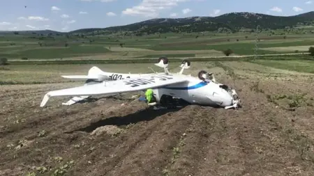 هبوط طائرة تدريب اضطراريا في ولاية بيلجيك التركية