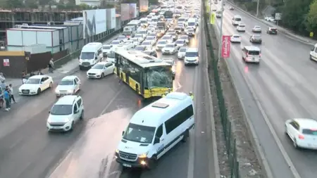 حادث سير  في كاديكوي يصيب اثنين ويشل حركة المرور حادث سير  في كاديكوي يصيب اثنين ويشل حركة المرور