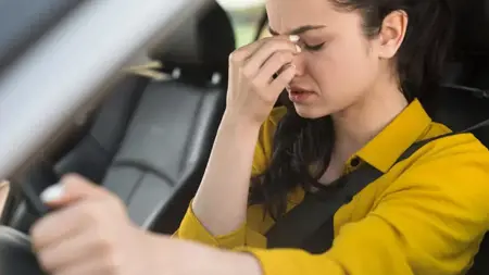 لماذا يُصاب بعضنا بدوار السيارة دون غيره؟.. خبير يوضح وينصح بخطوات للوقاية