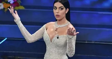 جورجينا تظهر برفقة أميرة سعودية في أحد المحال التجارية جورجينا تظهر برفقة أميرة سعودية في أحد المحال التجارية