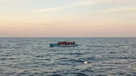 مصرع 5 أشخاص نتيجة غرق قارب يقل مهاجرين غير شرعيين في بحر إيجه مصرع 5 أشخاص نتيجة غرق قارب يقل مهاجرين غير شرعيين في بحر إيجه