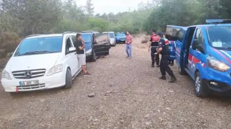 القبض على 20 مهاجرًا غير نظامي في موغلا واعتقال 3 منظمين القبض على 20 مهاجرًا غير نظامي في موغلا واعتقال 3 منظمين