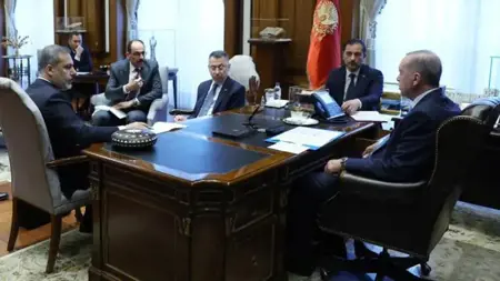 بعد إصابته بوعكة صحية.. أردوغان يجري مكالمة هاتفية مع نظيره الروسي بعد إصابته بوعكة صحية.. أردوغان يجري مكالمة هاتفية مع نظيره الروسي