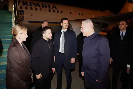 الرئيس الأوكراني يصل تركيا الرئيس الأوكراني يصل تركيا
