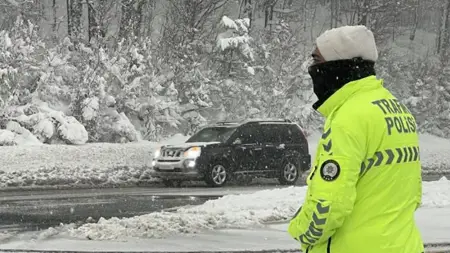 مصرع عامل تركي إثر انهيار أرضي في محجر الرخام في جزيرة مرمرة مصرع عامل تركي إثر انهيار أرضي في محجر الرخام في جزيرة مرمرة