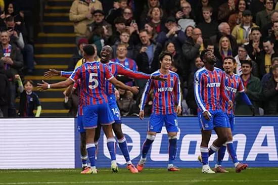 كريستال بالاس يتفوق على فولهام في ديربي لندن