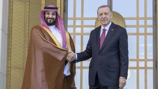 إردوغان يبحث مع محمد بن سلمان تطوّرات غزة: التزام إسرائيل بخريطة المرحلة الثانية شرط لنجاح الخطة