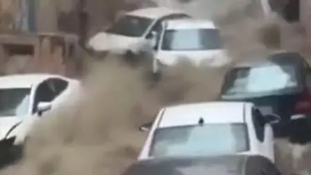 مكة المكرمة تشهد أمطاراً غزيرة غير مسبوقة أدت إلى فيضانات كبيرة مكة المكرمة تشهد أمطاراً غزيرة غير مسبوقة أدت إلى فيضانات كبيرة