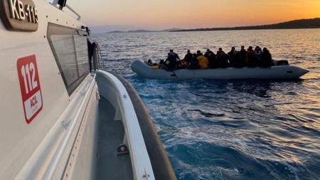 إنقاذ 29 مهاجرًا غير نظامي قبالة سواحل تشاناكالي التركية