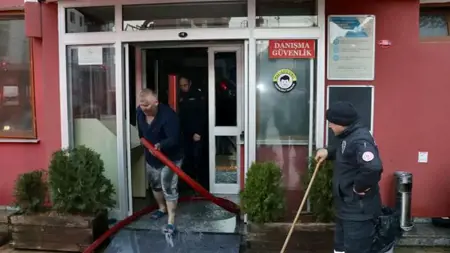 اندلاع حريق في سكن طلابي بولاية طرابزون التركية اندلاع حريق في سكن طلابي بولاية طرابزون التركية