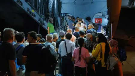 اكتمال عملية إجلاء المواطنين الأتراك من السودان اكتمال عملية إجلاء المواطنين الأتراك من السودان