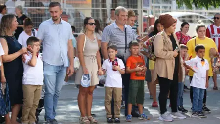 تشديدًا للأمن بالمدارس التركية:  قرار بالاحتفاظ بأسماء أولياء الأمور والزوار  تشديدًا للأمن بالمدارس التركية:  قرار بالاحتفاظ بأسماء أولياء الأمور والزوار