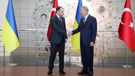 وزير البنية التحتية الأوكراني في زيارة رسمية إلى تركيا غدًا وزير البنية التحتية الأوكراني في زيارة رسمية إلى تركيا غدًا