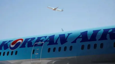 شركة طيران آسيوية تزن الركاب قبل ركوب الطائرة شركة طيران آسيوية تزن الركاب قبل ركوب الطائرة