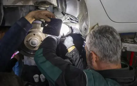 ضبط 7 كيلوغرام من المخدرات داخل سيارة متوقّفة في بولو ضبط 7 كيلوغرام من المخدرات داخل سيارة متوقّفة في بولو