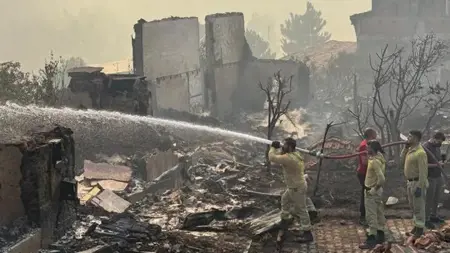 استمرار حريق غابات ساكاريا لليوم الرابع وامتداده إلى بيليجيك وبورصة استمرار حريق غابات ساكاريا لليوم الرابع وامتداده إلى بيليجيك وبورصة