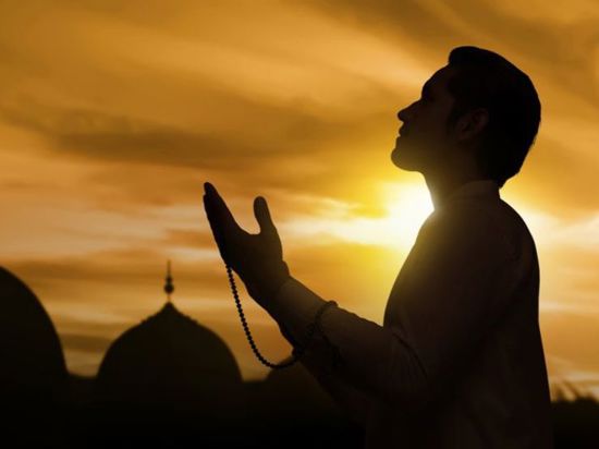 أذكار بعد الصلاة المفروضة.. سنّةٌ نبوية بأجرٍ عظيم