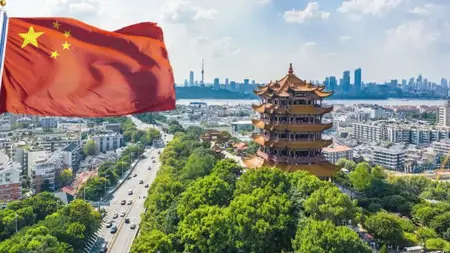 صيني يبتر قدميه ليحصل على 1 مليون دولار