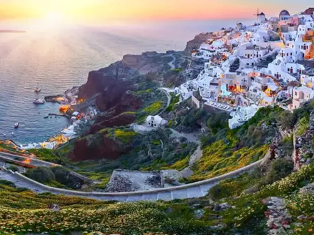 اليونان تبني ميناء على جزيرة سانتوريني استعدادا للزلزال اليونان تبني ميناء على جزيرة سانتوريني استعدادا للزلزال