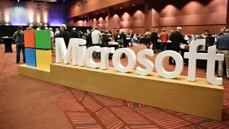 مايكروسوفت تستثمر 1,5 مليار دولار في الإمارات مايكروسوفت تستثمر 1,5 مليار دولار في الإمارات