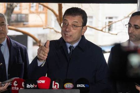إسطنبول:نقل إمام أوغلو للمحكمة 