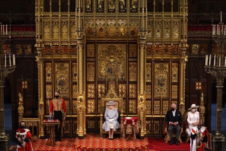 ما هو ترتيب خلافة العرش البريطاني بعد وفاة الملكة إليزابيث الثانية؟