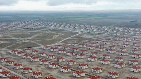 الرئاسة التركية تنفي "ادعاءات" بناء منازل للسوريين في ولاية قونية