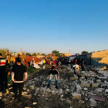 تطاير أسقف المنازل في ولاية ماردين بسبب إعصار عنيف تطاير أسقف المنازل في ولاية ماردين بسبب إعصار عنيف