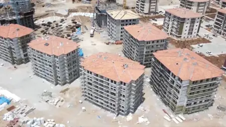 الحكومة التركية تعلن عن حزم دعم مالية للمتضررين من الزلزال الحكومة التركية تعلن عن حزم دعم مالية للمتضررين من الزلزال