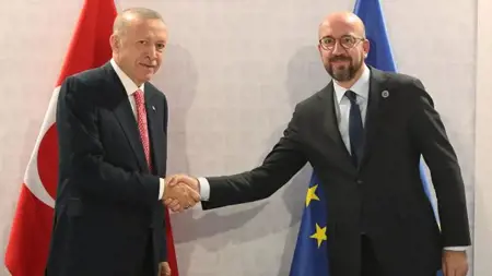 رئيس المجلس الأوروبي يقيّم لقائه الهاتفي بأردوغان بتغريدة عبر تويتر رئيس المجلس الأوروبي يقيّم لقائه الهاتفي بأردوغان بتغريدة عبر تويتر