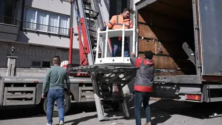 محافظ غازي عنتاب يعلن فرض حد أقصى لتكلفة نقل المنازل في الولاية محافظ غازي عنتاب يعلن فرض حد أقصى لتكلفة نقل المنازل في الولاية