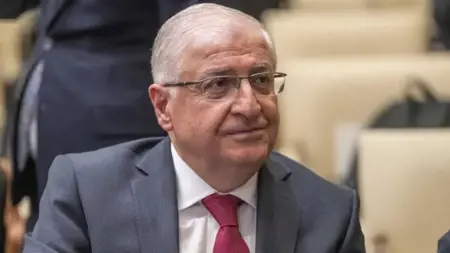 وزير الدفاع التركي يجري محادثة هاتفية مع نظيره الأمريكي وزير الدفاع التركي يجري محادثة هاتفية مع نظيره الأمريكي