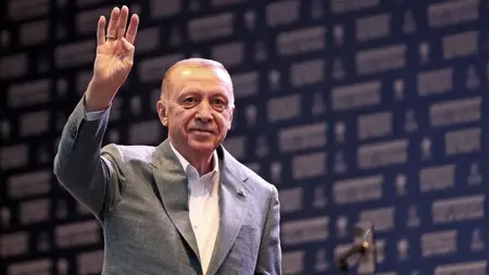 الرئيس أردوغان ينهي برنامجه الإنتخابي بصلاة في مسجد آيا صوفيا