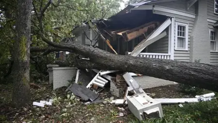 إعصار هيلين في الولايات المتحدة يحصد أرواح 227 شخصا إعصار هيلين في الولايات المتحدة يحصد أرواح 227 شخصا