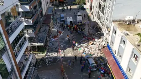 انفجار خطير في مطعم بولاية إزمير التركية يودى بحياة 5 أشخاص وإصابة 63 آخرين انفجار خطير في مطعم بولاية إزمير التركية يودى بحياة 5 أشخاص وإصابة 63 آخرين