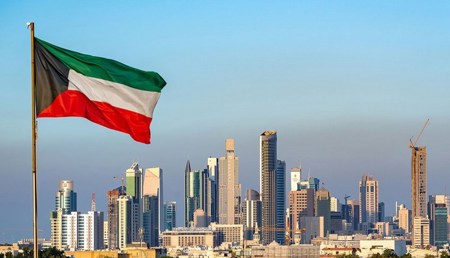 الكويت تُعيد فتح باب التصاريح للعمل للمصريين بعد توقف دام 16 شهرا