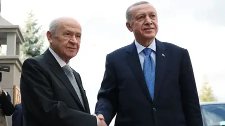 أردوغان يلتقي بزعيم الحركة القومية "دولت بهتشلي" أردوغان يلتقي بزعيم الحركة القومية "دولت بهتشلي"