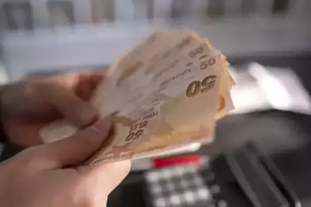 خبير اقتصادي تركي يكشف عن توقعاته بزيادة الحد الأدنى للأجور في عام 2025 خبير اقتصادي تركي يكشف عن توقعاته بزيادة الحد الأدنى للأجور في عام 2025