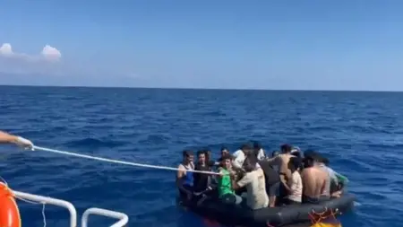 إنقاذ 27 مهاجرًا غير نظامي بولاية موغلا التركية إنقاذ 27 مهاجرًا غير نظامي بولاية موغلا التركية