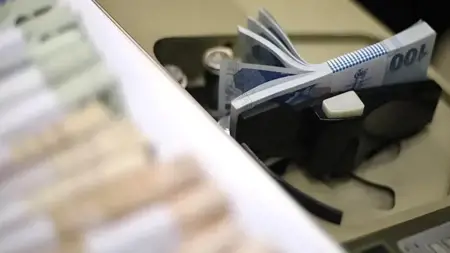 أسعار صرف العملات الرئيسية مقابل الليرة التركية اليوم الاثنين