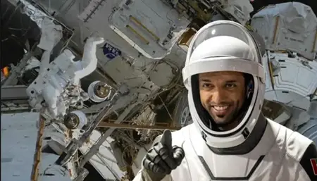الإمارات تحلق عاليا.. سلطان النيادي أول رائد فضاء عربي يمشي في الفضاء الإمارات تحلق عاليا.. سلطان النيادي أول رائد فضاء عربي يمشي في الفضاء