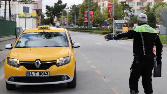 تنفيذ حملة أمنية واسعة  لسيارات الأجرة في جميع أنحاء تركيا