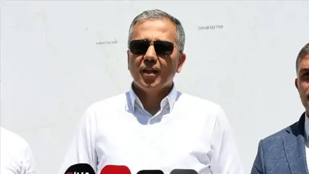 توقيف 56 شخصا مطلوبين للإنتربول في تركيا توقيف 56 شخصا مطلوبين للإنتربول في تركيا